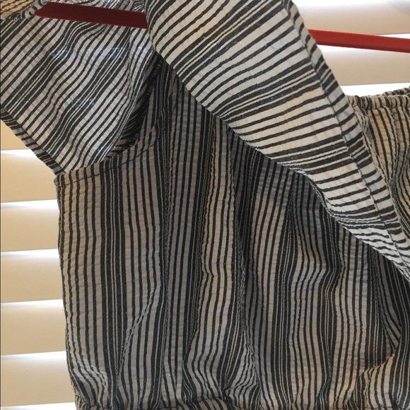 Blue and white striped cropped top. - Picture 2 of 4